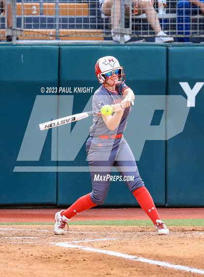 Thumbnail 2 in D'Hanis vs. Hermleigh (UIL 1A StateFinal) photogallery.