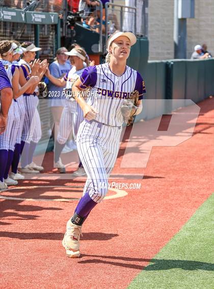 Thumbnail 1 in D'Hanis vs. Hermleigh (UIL 1A StateFinal) photogallery.