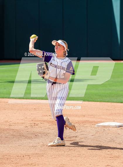 Thumbnail 1 in D'Hanis vs. Hermleigh (UIL 1A StateFinal) photogallery.