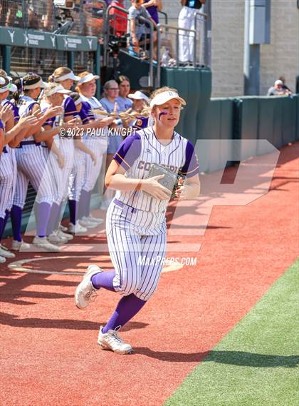 Thumbnail 2 in D'Hanis vs. Hermleigh (UIL 1A StateFinal) photogallery.