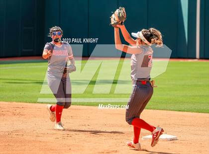 Thumbnail 3 in D'Hanis vs. Hermleigh (UIL 1A StateFinal) photogallery.