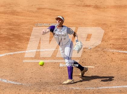 Thumbnail 3 in D'Hanis vs. Hermleigh (UIL 1A StateFinal) photogallery.