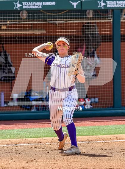 Thumbnail 3 in D'Hanis vs. Hermleigh (UIL 1A StateFinal) photogallery.