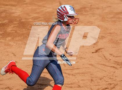 Thumbnail 2 in D'Hanis vs. Hermleigh (UIL 1A StateFinal) photogallery.