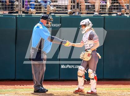 Thumbnail 1 in D'Hanis vs. Hermleigh (UIL 1A StateFinal) photogallery.