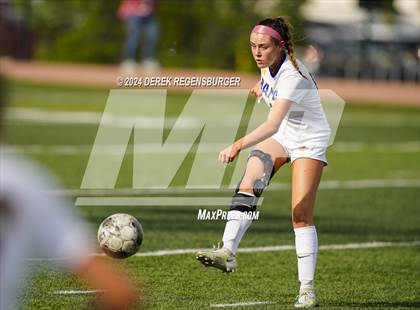 Thumbnail 3 in Jefferson Academy vs Roaring Fork (CHSAA 3A Quarterfinals) photogallery.