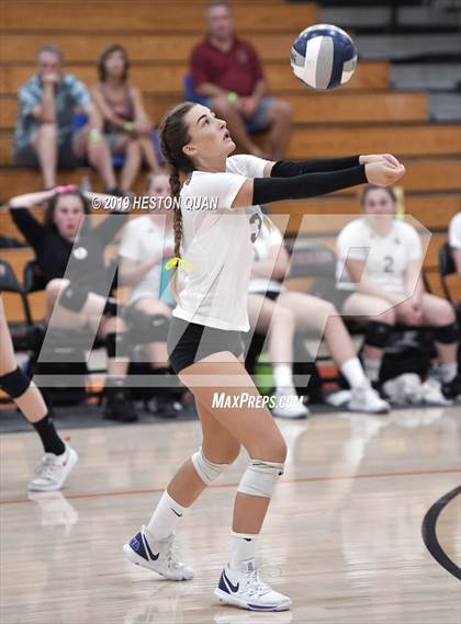 Thumbnail 3 in JSerra Catholic vs. Murrieta Valley (Dave Mohs Classic) photogallery.