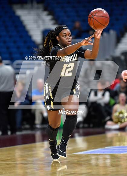 Thumbnail 1 in Chapel Hill vs. Woodville (UIL 3A Final) photogallery.