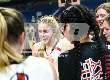 Thumbnail 1 in Chapel Hill vs. Woodville (UIL 3A Final) photogallery.