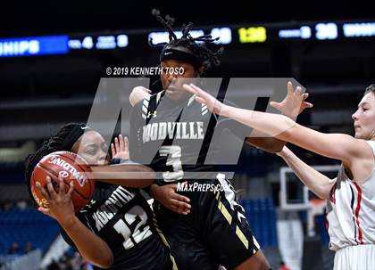 Thumbnail 1 in Chapel Hill vs. Woodville (UIL 3A Final) photogallery.