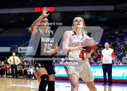 Thumbnail 1 in Chapel Hill vs. Woodville (UIL 3A Final) photogallery.