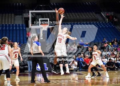 Thumbnail 3 in Chapel Hill vs. Woodville (UIL 3A Final) photogallery.