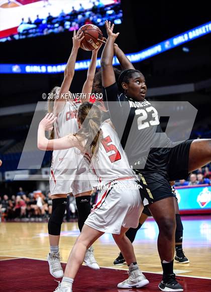 Thumbnail 2 in Chapel Hill vs. Woodville (UIL 3A Final) photogallery.