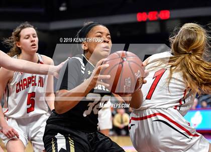 Thumbnail 2 in Chapel Hill vs. Woodville (UIL 3A Final) photogallery.