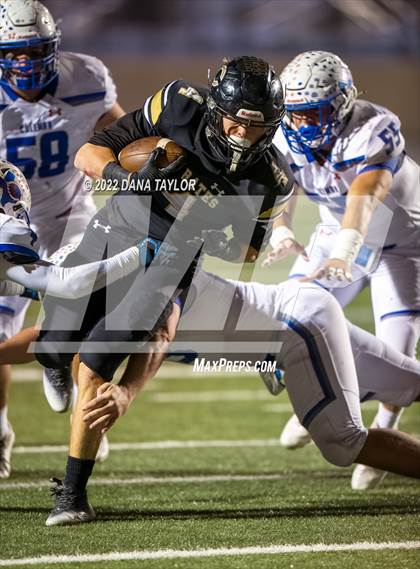 Thumbnail 3 in Coleman vs. Crawford (UIL 2A-1 Area Playoff) photogallery.