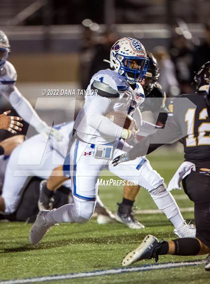 Thumbnail 2 in Coleman vs. Crawford (UIL 2A-1 Area Playoff) photogallery.