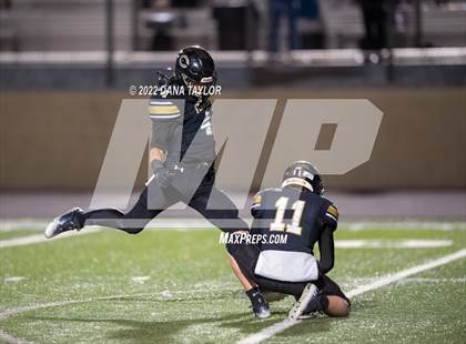 Thumbnail 1 in Coleman vs. Crawford (UIL 2A-1 Area Playoff) photogallery.