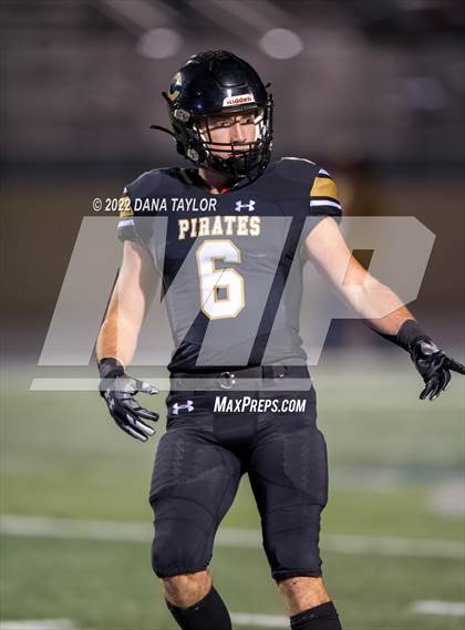 Thumbnail 1 in Coleman vs. Crawford (UIL 2A-1 Area Playoff) photogallery.