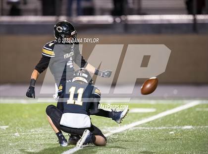 Thumbnail 2 in Coleman vs. Crawford (UIL 2A-1 Area Playoff) photogallery.
