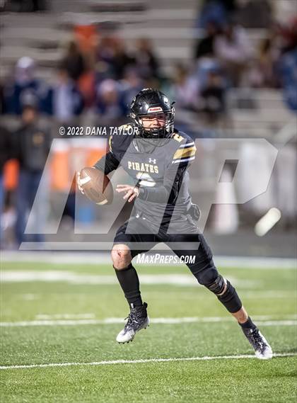 Thumbnail 3 in Coleman vs. Crawford (UIL 2A-1 Area Playoff) photogallery.