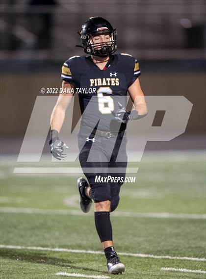 Thumbnail 3 in Coleman vs. Crawford (UIL 2A-1 Area Playoff) photogallery.