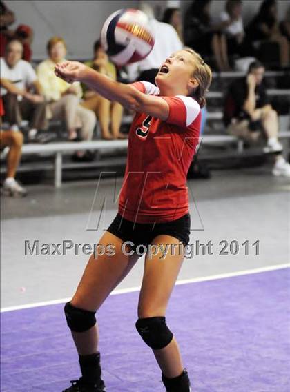 Thumbnail 3 in DuPont Manual vs Dunbar (Louisville Invitational Tournament) photogallery.