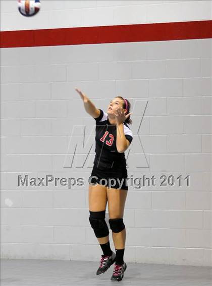 Thumbnail 1 in DuPont Manual vs Dunbar (Louisville Invitational Tournament) photogallery.
