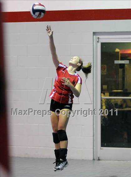 Thumbnail 1 in DuPont Manual vs Dunbar (Louisville Invitational Tournament) photogallery.
