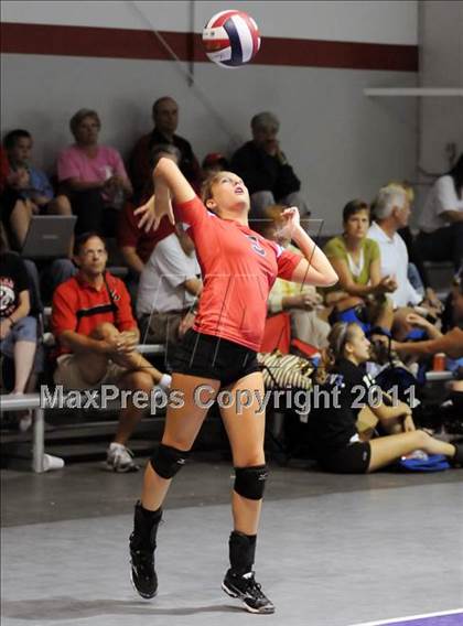 Thumbnail 1 in DuPont Manual vs Dunbar (Louisville Invitational Tournament) photogallery.