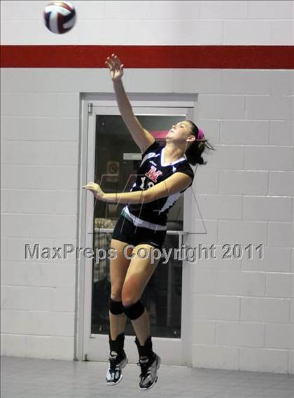 Thumbnail 3 in DuPont Manual vs Dunbar (Louisville Invitational Tournament) photogallery.
