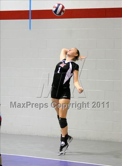 Thumbnail 3 in DuPont Manual vs Dunbar (Louisville Invitational Tournament) photogallery.