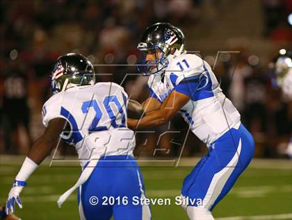 Thumbnail 1 in Centennial vs. IMG Academy (2016 Honor Bowl) photogallery.