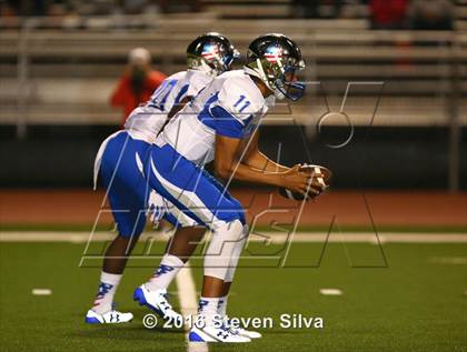 Thumbnail 3 in Centennial vs. IMG Academy (2016 Honor Bowl) photogallery.