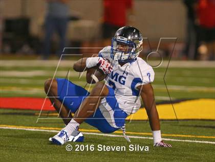 Thumbnail 1 in Centennial vs. IMG Academy (2016 Honor Bowl) photogallery.