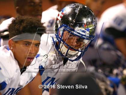 Thumbnail 3 in Centennial vs. IMG Academy (2016 Honor Bowl) photogallery.