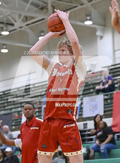 Thumbnail 1 in Michigan vs Wisconsin (Midwest All-Star Challenge) photogallery.