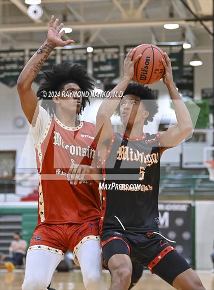 Thumbnail 3 in Michigan vs Wisconsin (Midwest All-Star Challenge) photogallery.