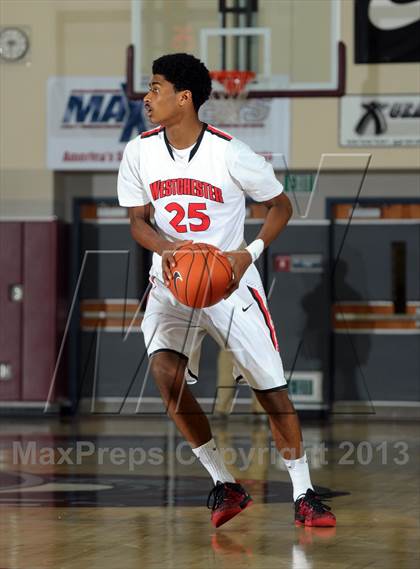 Thumbnail 2 in Westchester vs. Capital Christian (MaxPreps Holiday Classic) photogallery.