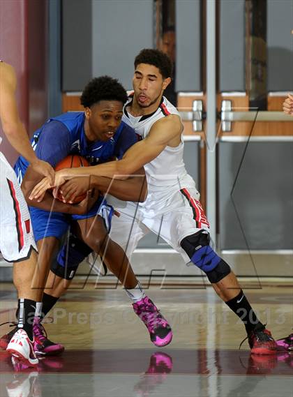 Thumbnail 1 in Westchester vs. Capital Christian (MaxPreps Holiday Classic) photogallery.