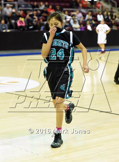 Thumbnail 3 in Greyhills Academy vs Rock Point (AIA D5 Semifinal) photogallery.