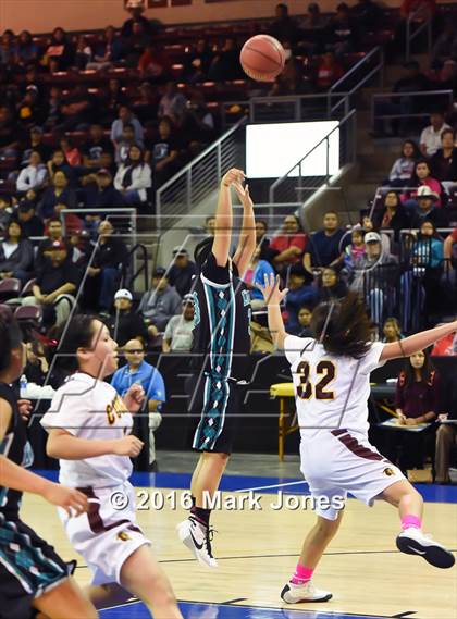 Thumbnail 2 in Greyhills Academy vs Rock Point (AIA D5 Semifinal) photogallery.