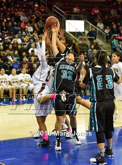 Thumbnail 2 in Greyhills Academy vs Rock Point (AIA D5 Semifinal) photogallery.