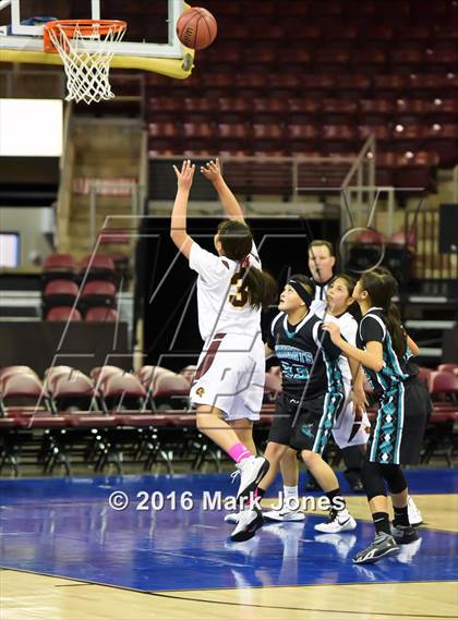 Thumbnail 3 in Greyhills Academy vs Rock Point (AIA D5 Semifinal) photogallery.
