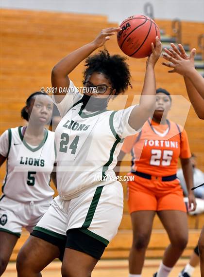 Thumbnail 2 in Fortune Early College vs. Leroy Greene Academy (Nighthawk Christmas Classic) photogallery.