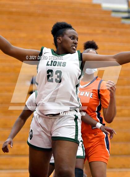 Thumbnail 2 in Fortune Early College vs. Leroy Greene Academy (Nighthawk Christmas Classic) photogallery.