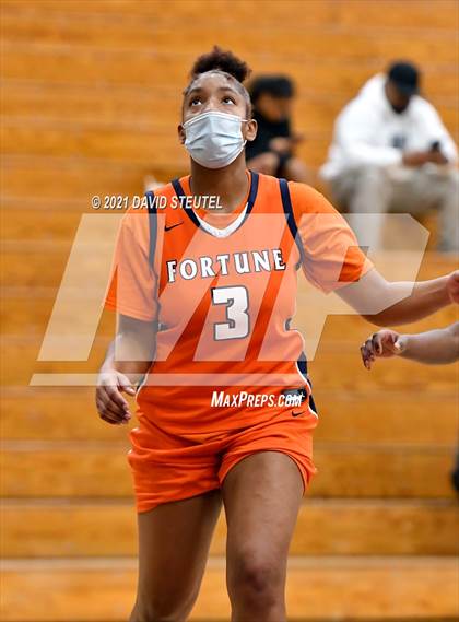 Thumbnail 1 in Fortune Early College vs. Leroy Greene Academy (Nighthawk Christmas Classic) photogallery.