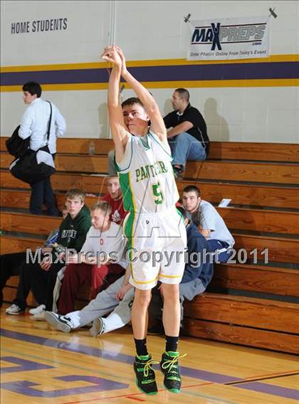 Thumbnail 3 in Solon Springs vs Prairie Farm (Clayton Holiday Tournament) photogallery.