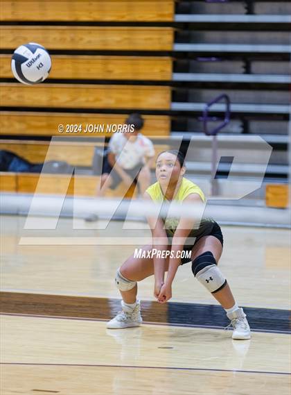 Thumbnail 2 in Fort Wayne Snider vs. Wapahani (Leo Invite) photogallery.