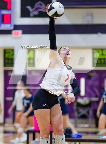 Thumbnail 3 in Fort Wayne Snider vs. Wapahani (Leo Invite) photogallery.