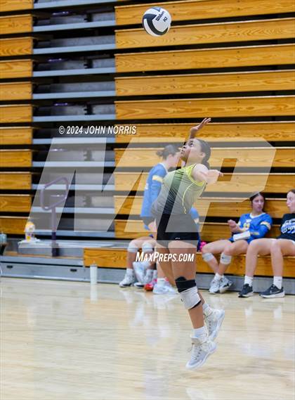 Thumbnail 1 in Fort Wayne Snider vs. Wapahani (Leo Invite) photogallery.